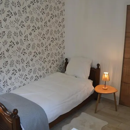 Du Bois La Dame بيت للعطل La Capelle